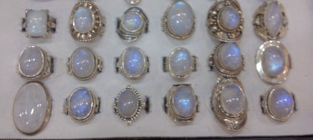 Anillos de plata 900 con piedra de la luna